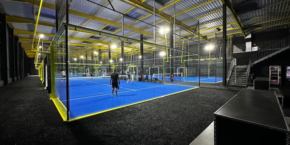 Padel courts at 4PADEL Epinay in Paris – book online