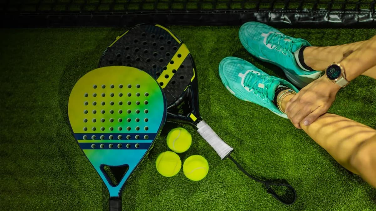 Padel courts at GrassRoots Padel in London – book online