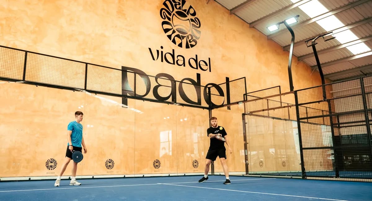 Padel courts at Vida Del Padel - Sheffield in Sheffield – book online